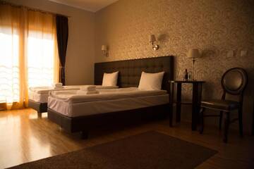 Фото номера Трехместный номер Отель Hotel Oriza г. Гдув 3
