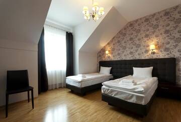 Фото номера Двухместный номер с 1 кроватью или 2 отдельными кроватями Отель Hotel Oriza г. Гдув 25